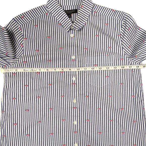 Banana Republic Quinn Boy Fit Button Front Shirt Lips‎ Novelty Print Women's XS - Picture 5 of 10